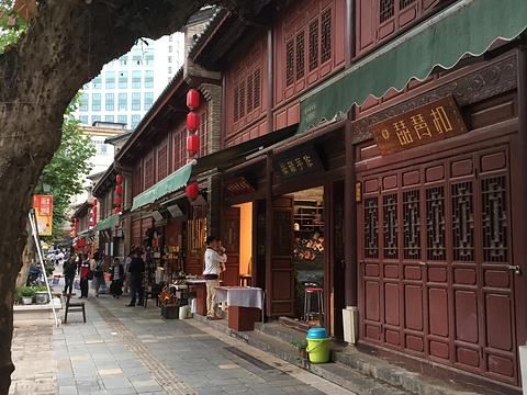 甬道街什么意思